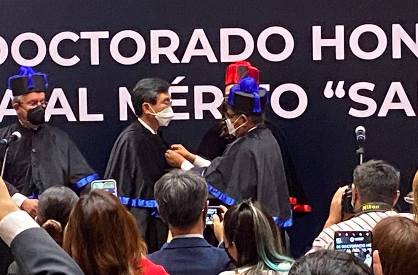  Embajador de Corea en México recibe doctorado “Honoris Causa” por parte de la UTEQ