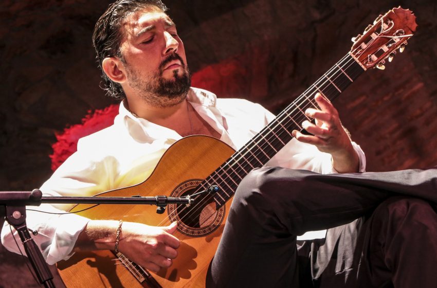  Inician Miércoles de Flamenco con concierto en Cómicos de la Legua de la UAQ