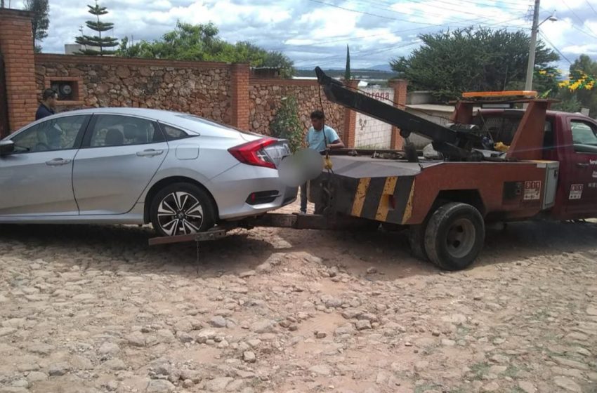  PoEs y FGE realizan cateos en Tequisquiapan y recuperan vehículos robados