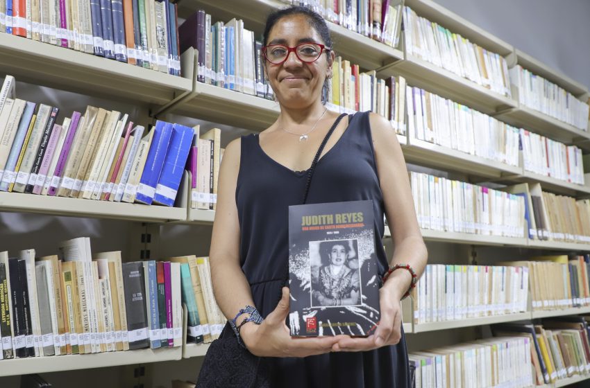  Egresada de la UAQ presenta libro “Judith Reyes. Una mujer de canto revolucionario”
