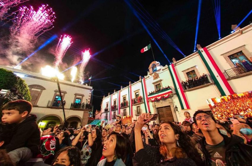  Queretanos celebraron Grito de Independencia con altura de miras: Kuri