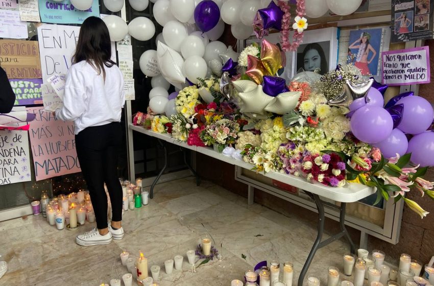  Universitarios instalan altar en memoria de Valentina N