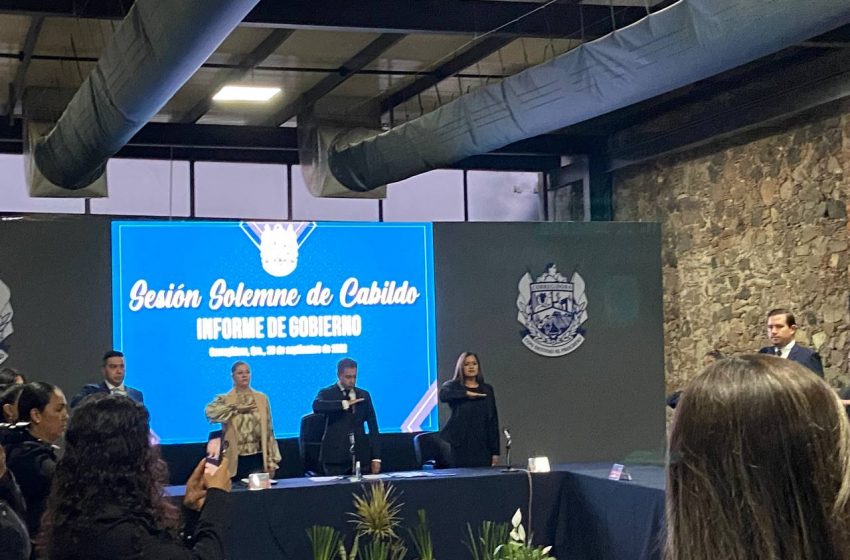  Roberto Sosa entrega su 1º Informe de Gobierno en Sesión de Cabildo