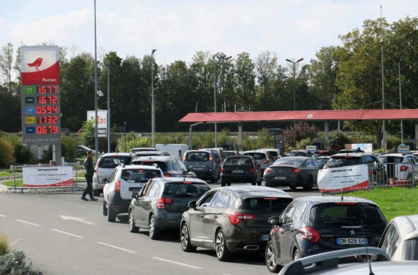  Largas filas y gasolina racionada en Francia