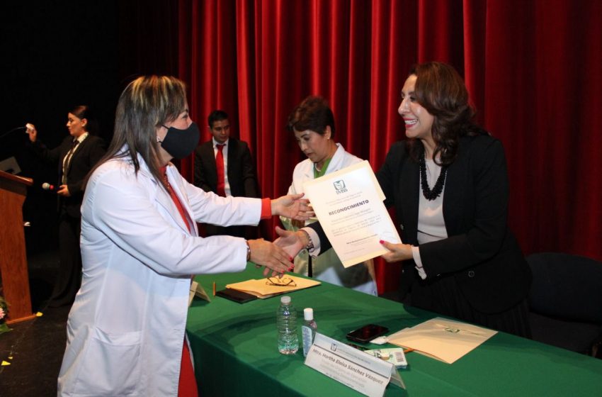  Entrega IMSS Querétaro reconocimientos por el Día del Médico