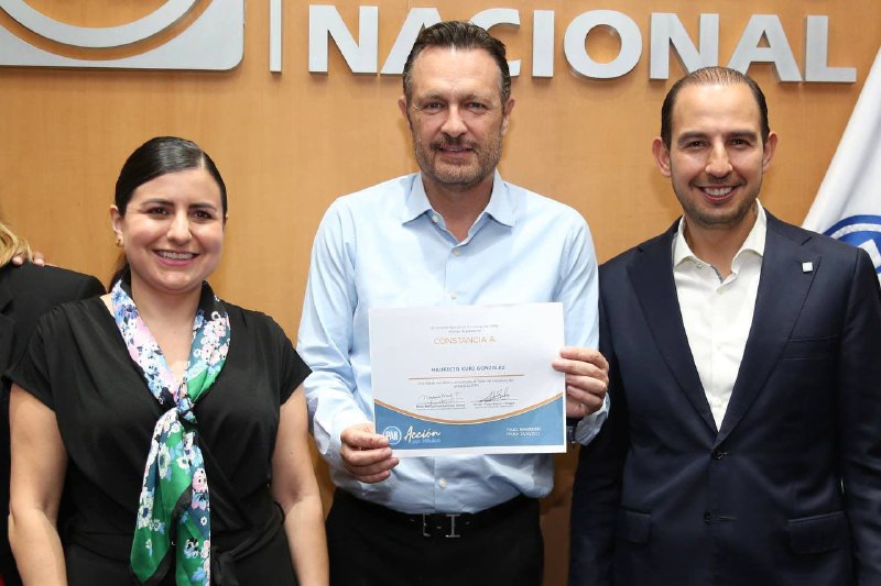  Mauricio Kuri se afilia al PAN