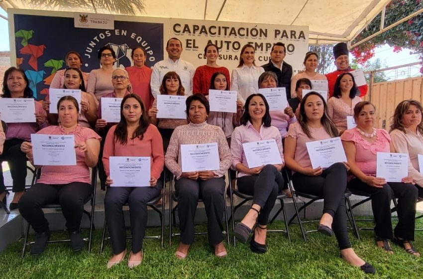  ST capacita a mujeres para el autoempleo