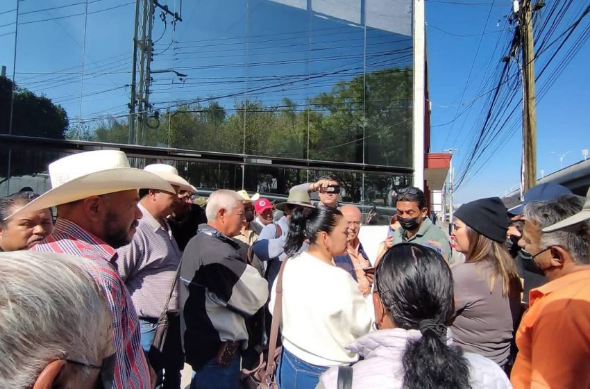  Ejidatarios se manifiestan en Sedesu contra decreto de Peña Colorada como ANP