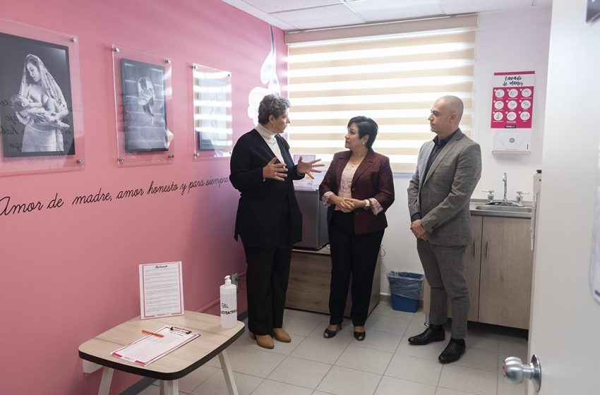  Facultad de Ciencias Naturales de la UAQ recibe reconocimiento por su Sala de Lactancia