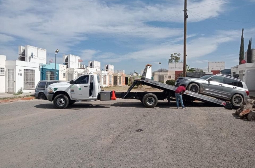  Recuperan en San juan del Río camioneta robada