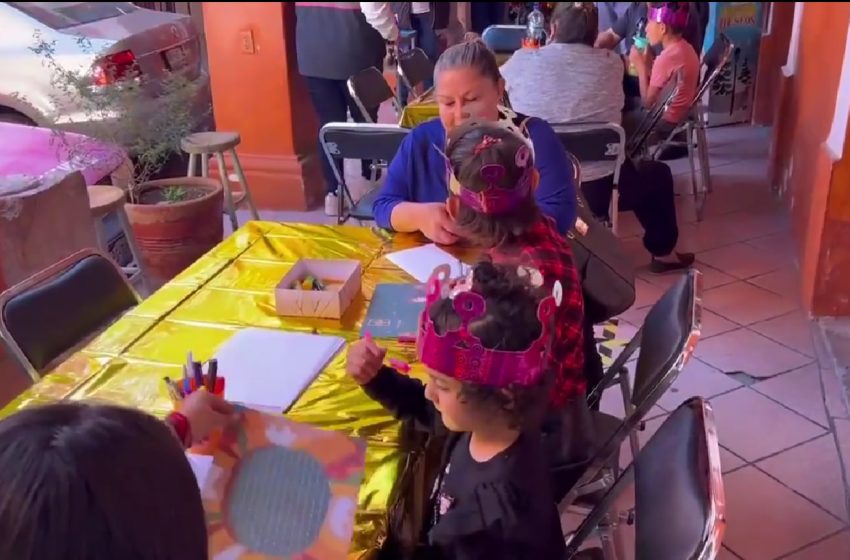  Niños acuden a Correos de México para escribir su carta a los Reyes Magos