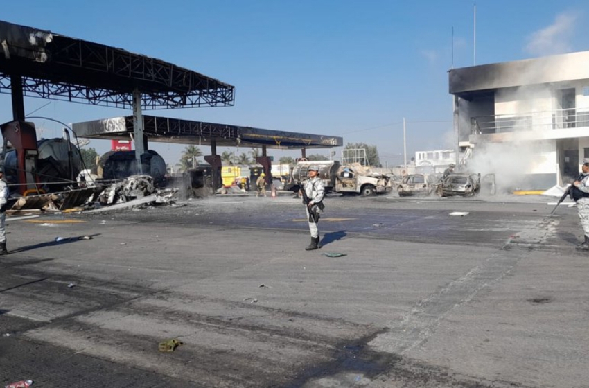  Dos muertos y cuatro heridos tras explosión de una pipa en gasolinera de Tula