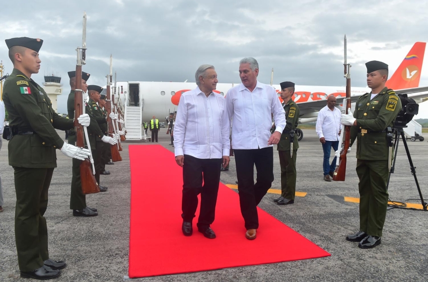  AMLO recibe a Díaz Canel y enciende la polémica por condecorarlo con Águila Azteca