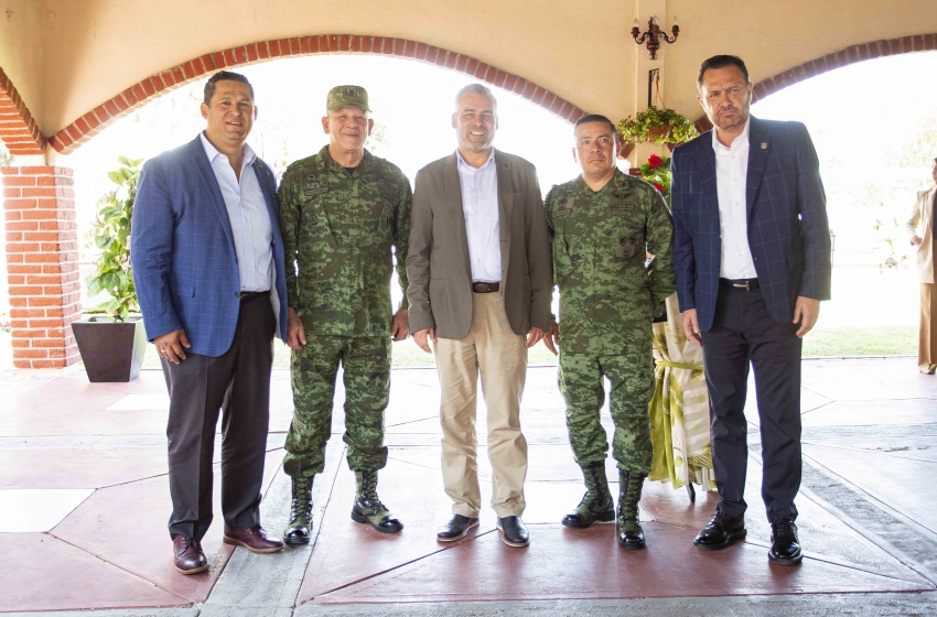  Gobernadores de Querétaro, Guanajuato, Michoacán se reúnen con fuerzas armadas para tratar temas de seguridad