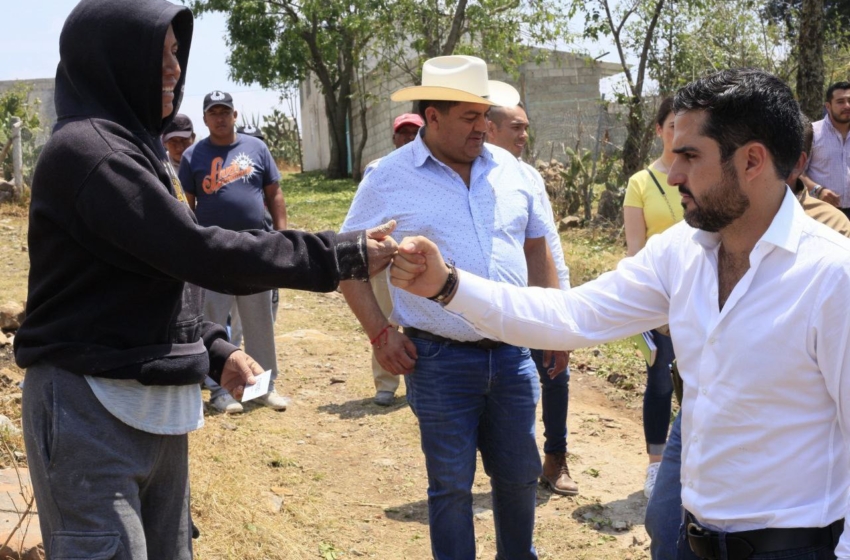  Atienden autoridades contingencia por fuerte granizada en Amealco