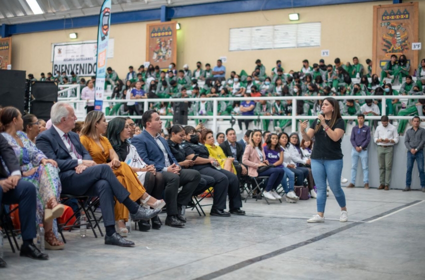  Municipio de El Marqués imparte conferencia “Ley Olimpia,  basta de violencia digital, el daño es real”