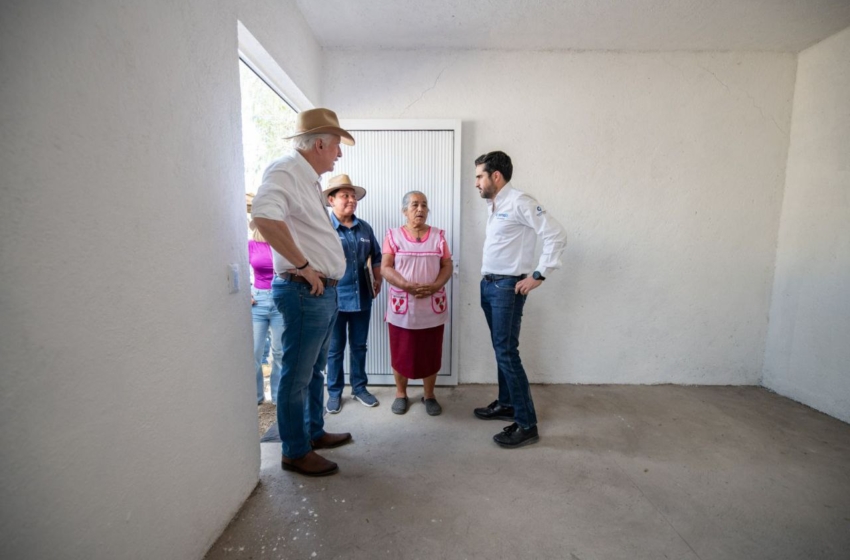  Supervisan Enrique Vega  y Agustín Dorantes obras de vivienda en La Laborcilla