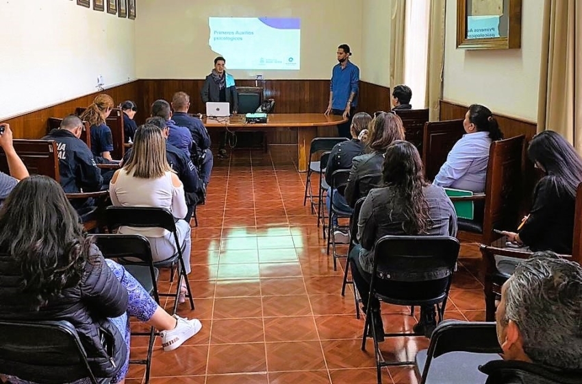  Imparten taller de primeros auxilios psicológicos a autoridades de Huimilpan