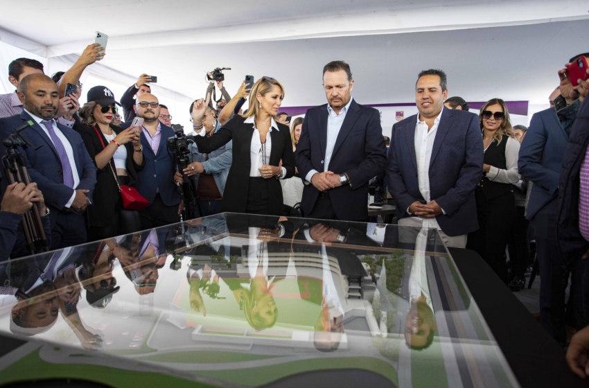  Colocan la primera piedra del Estadio de béisbol Conspiradores