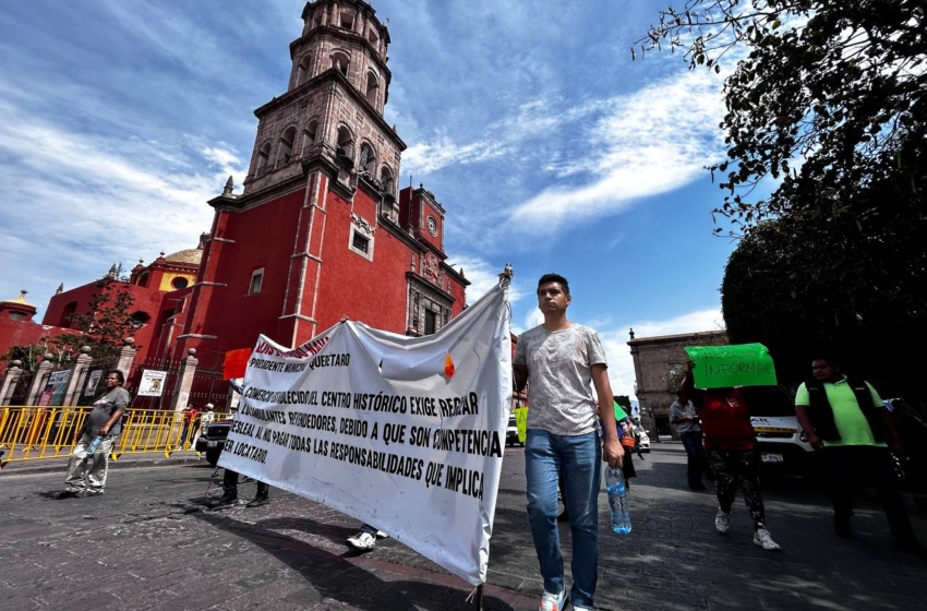  Comerciantes se manifiestan contra el ambulantaje