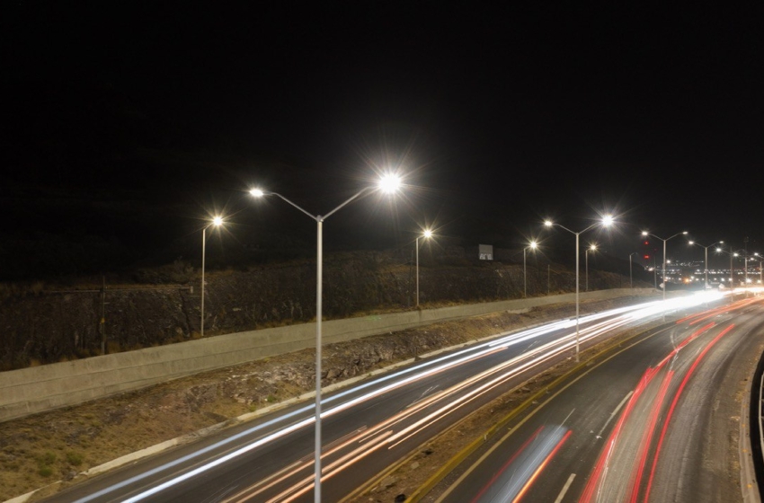  Gobierno de Querétaro ilumina seis kilómetros del Libramiento Norponiente