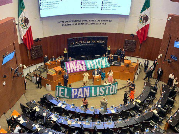 Toma tribuna del Senado el grupo parlamentario del PAN