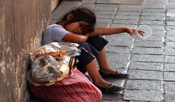  DIF señala paradoja al buscar ayudar a los niños que piden dinero en las calles