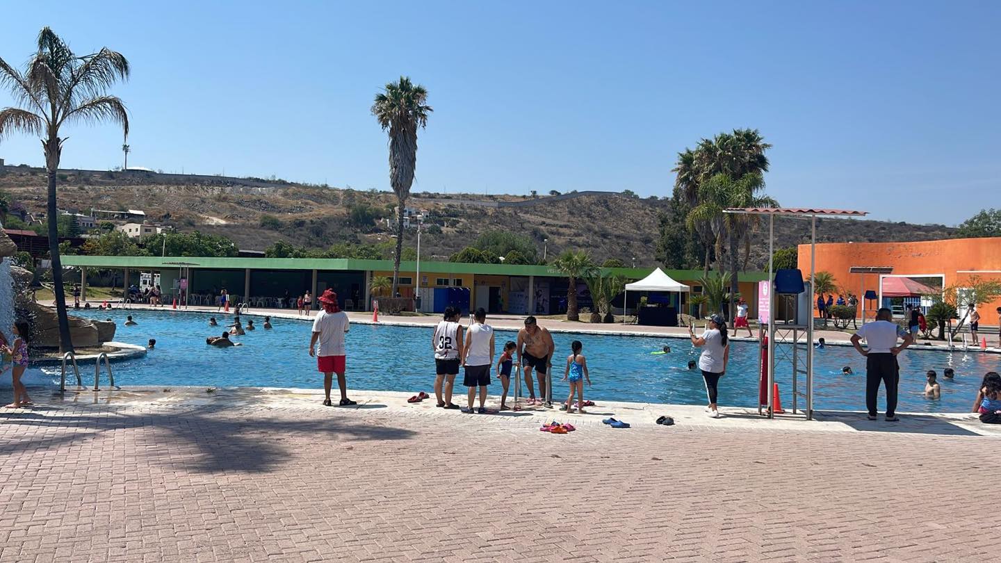 El parque acuático del Bicentenario recibió mil personas en su primer fin de semana Códice