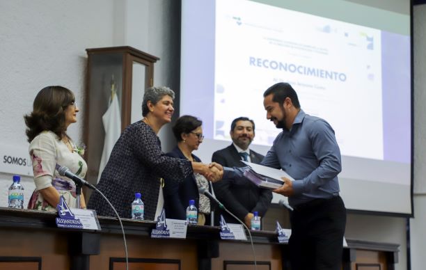  Celebra UAQ entrega del Premio Alejandrina 2023 a la investigación