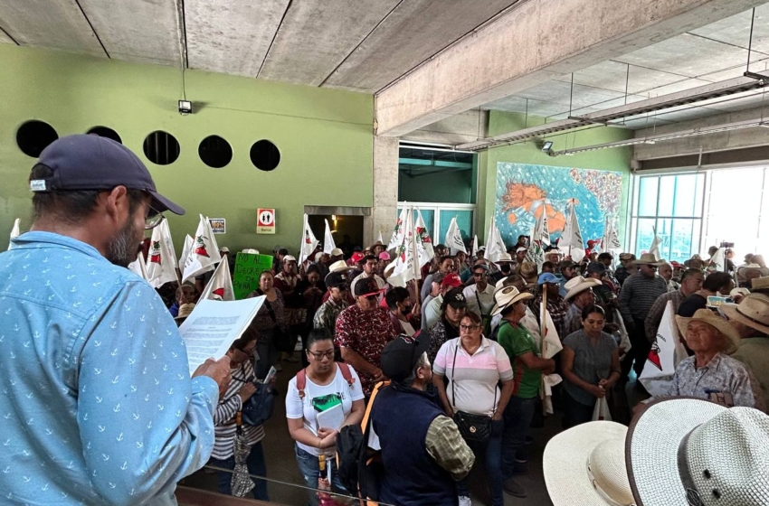  Ejidatarios tumban con violencia reunión en Gómez Morín por Peña Colorada