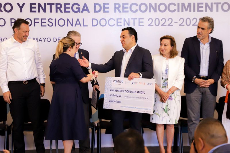  Entregan “Premio Estatal al Desempeño Profesional Docente 2022-2023”