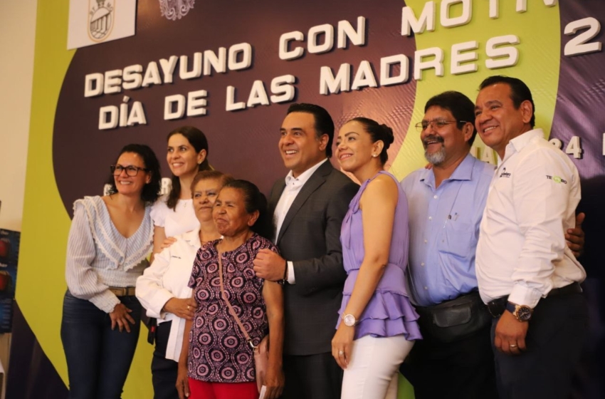  Celebran a mamás adscritas al Sindicato de Trabajadores al Servicio del Municipio de Querétaro