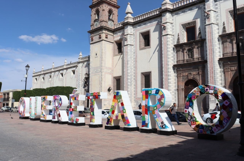  Letras monumentales con Graffitti Tejido buscan sensibilizar sobre la sordoceguera