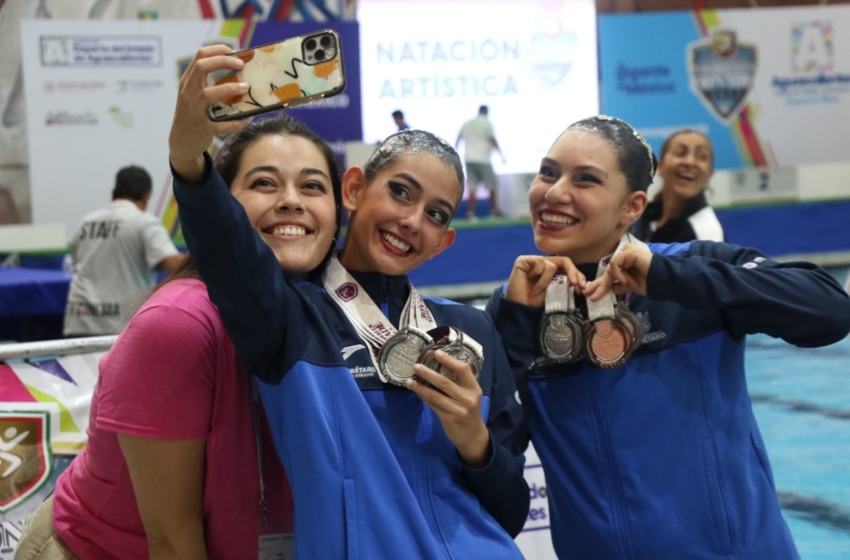  Atletas queretanas de natación artística consiguen 3er lugar