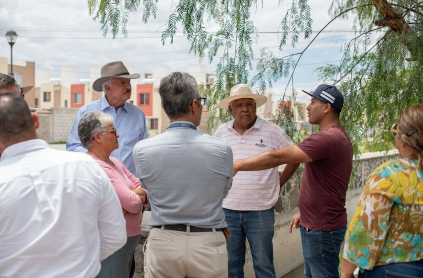  Vega Carriles se compromete a mejorar infraestructura en villas La Piedad