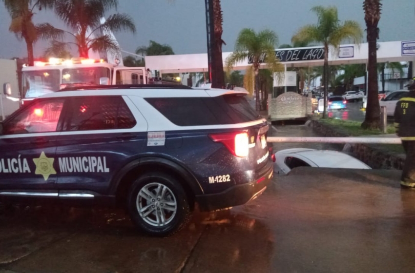  Encharcamientos, árboles caídos y vehículos varados: saldo de la lluvia en Querétaro