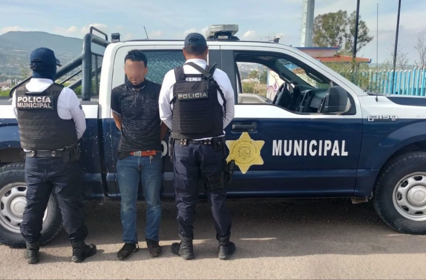  Detenido por policías municipales de Querétaro tras despojar de sus pertenencias a transeúntes