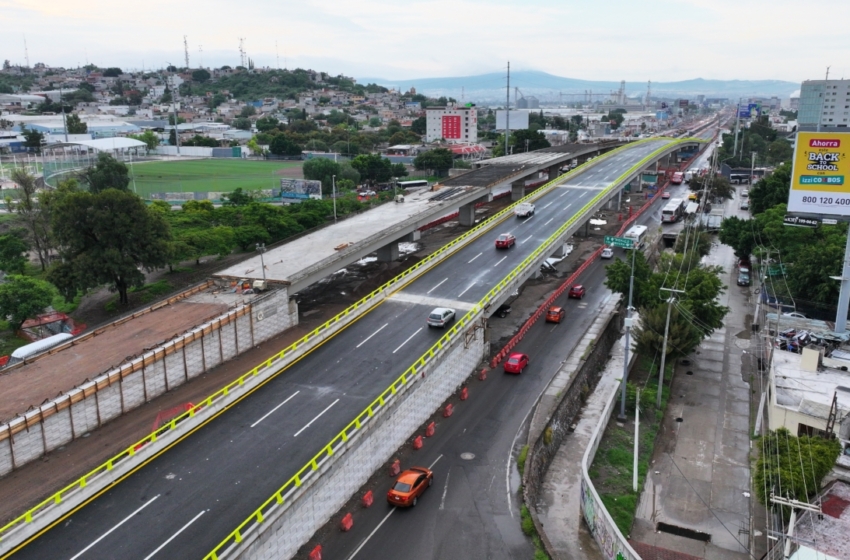  Inauguran puente superior vehicular de La Obrera