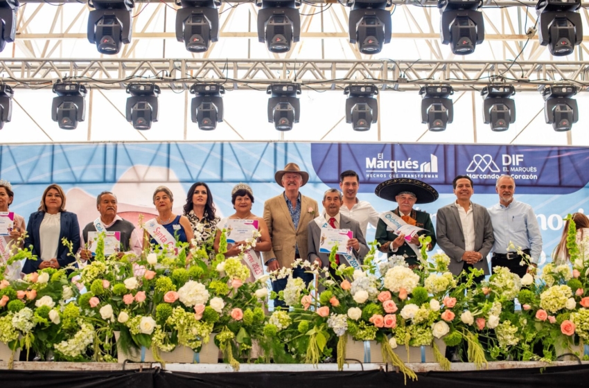  Coronan a la Reina y el Abuelo de Oro en El Marqués