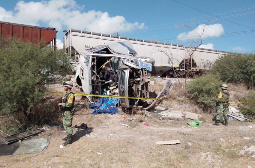  Sube a 7 la cifra de víctimas mortales por choque de autobús y tren en El Marqués
