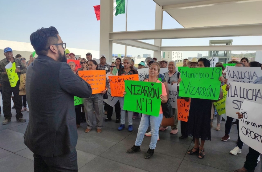  Residentes de Vizarrón se manifestaron en la Legislatura local