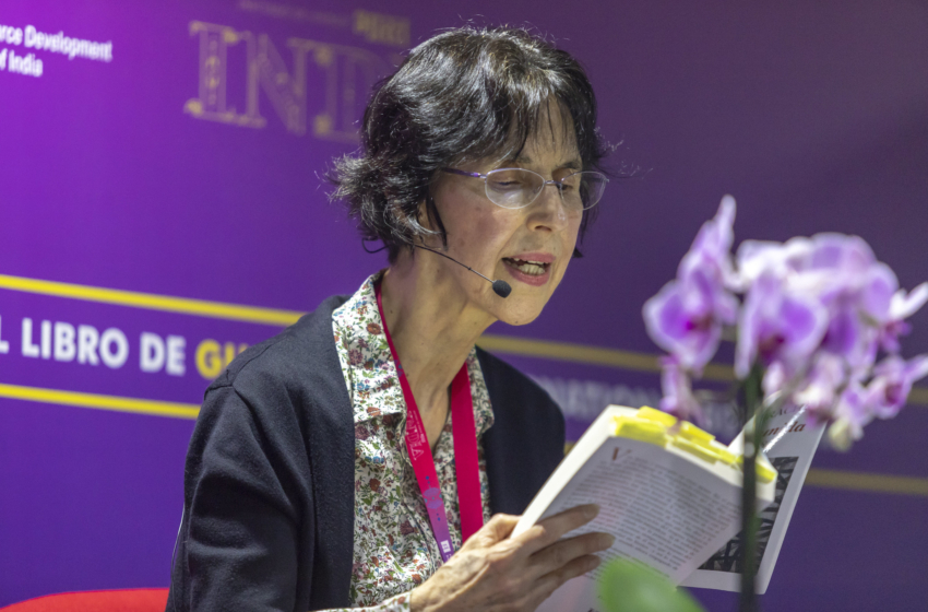  La poeta Coral Bracho recibe el Premio FIL de Literatura 2023