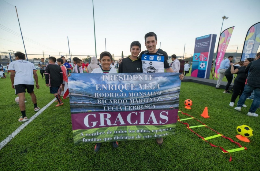  Rehabilitan cancha de Fútbol 7 en El Marqués