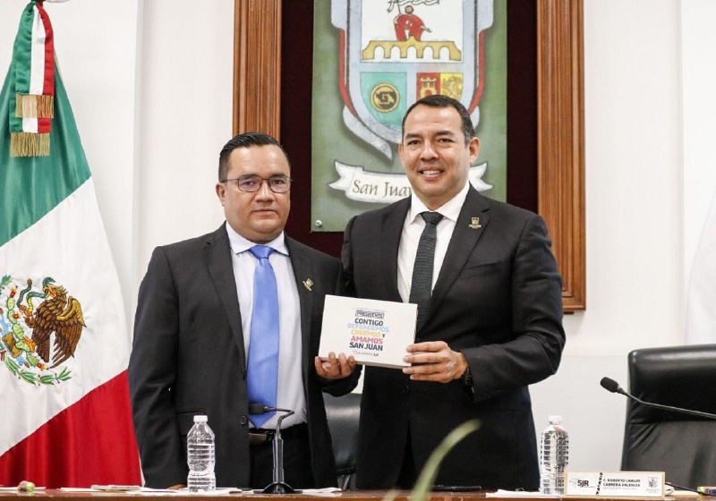  Roberto Cabrera entrega su Segundo Informe de Gobierno