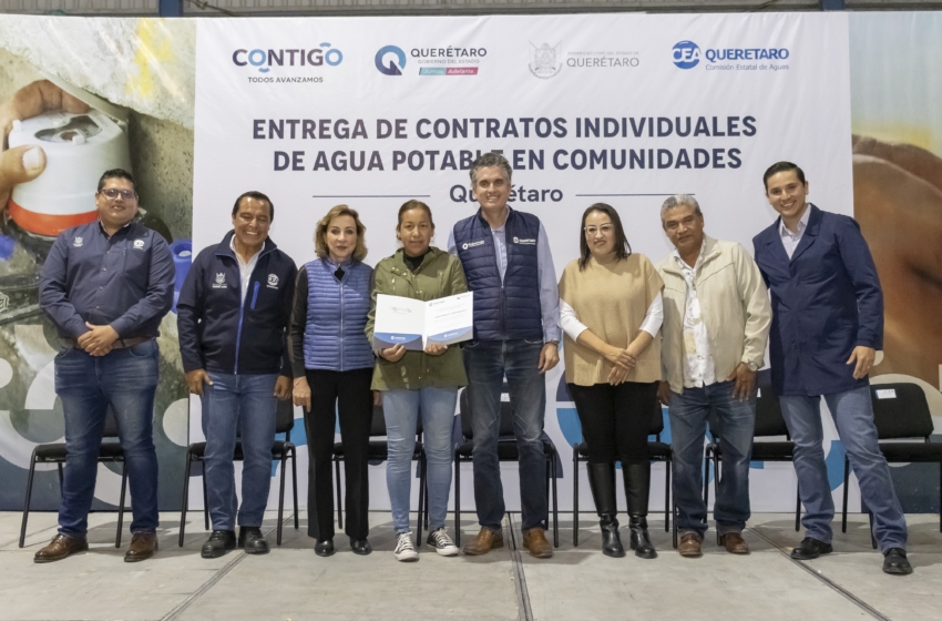  Entregan contratos individuales de agua potable en Santa Rosa Jáuregui