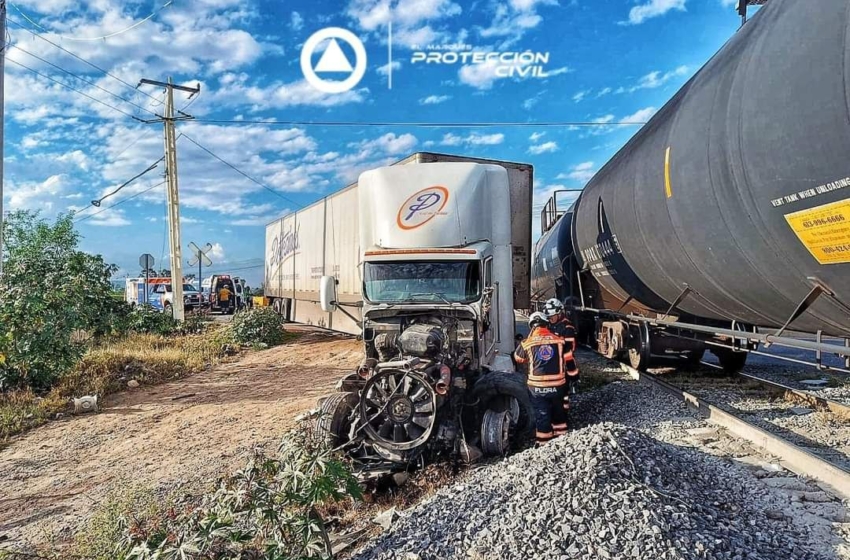  Tráiler se impacta contra el tren en El Marqués