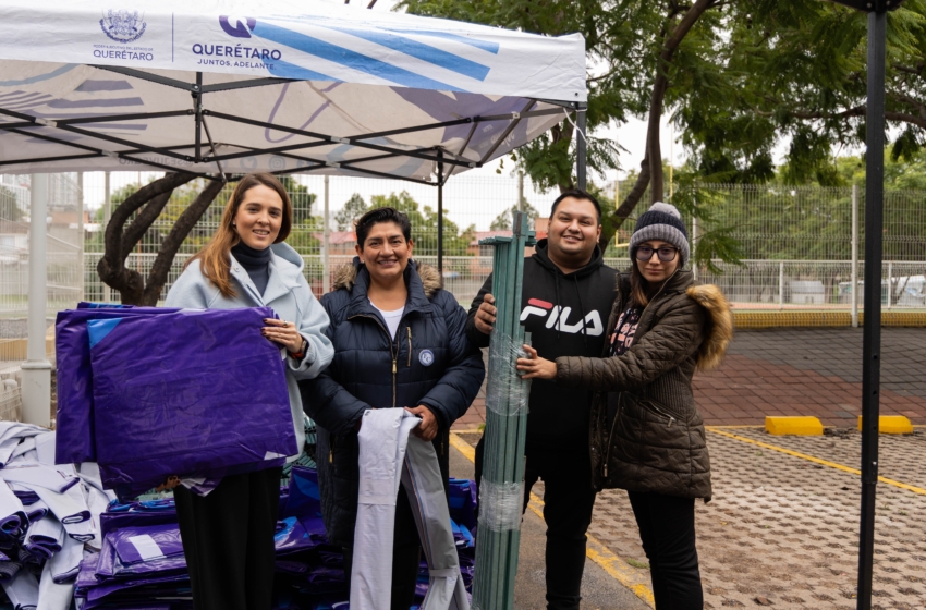  Entregan apoyos a jóvenes tianguistas