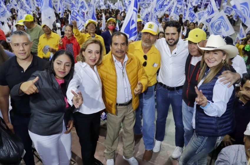  Agustín Dorantes y Lupita Murguía realizan cierre regional de precampaña en Cadereyta