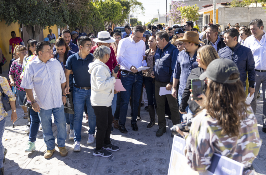  Entregan rehabilitación urbana por 8.5 mdp en la colonia Villas de Santiago