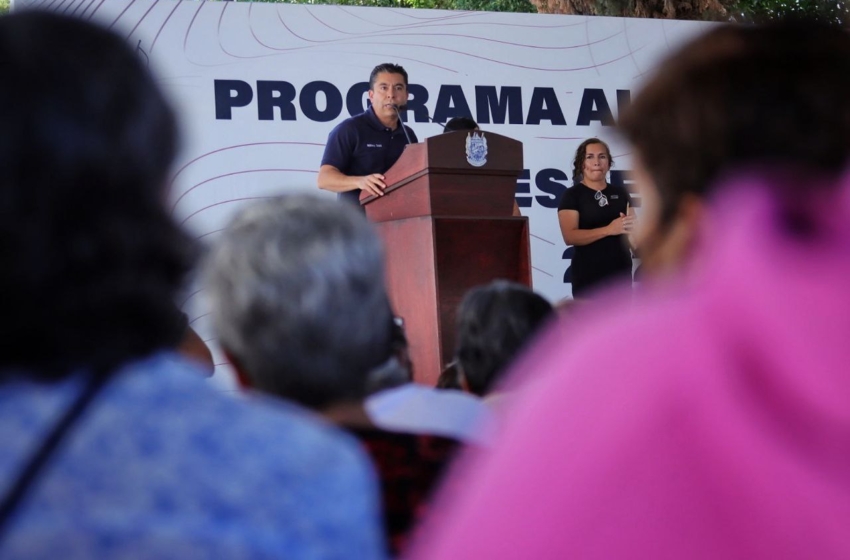  Entrega DIF Corregidora apoyos a personas de sectores vulnerables